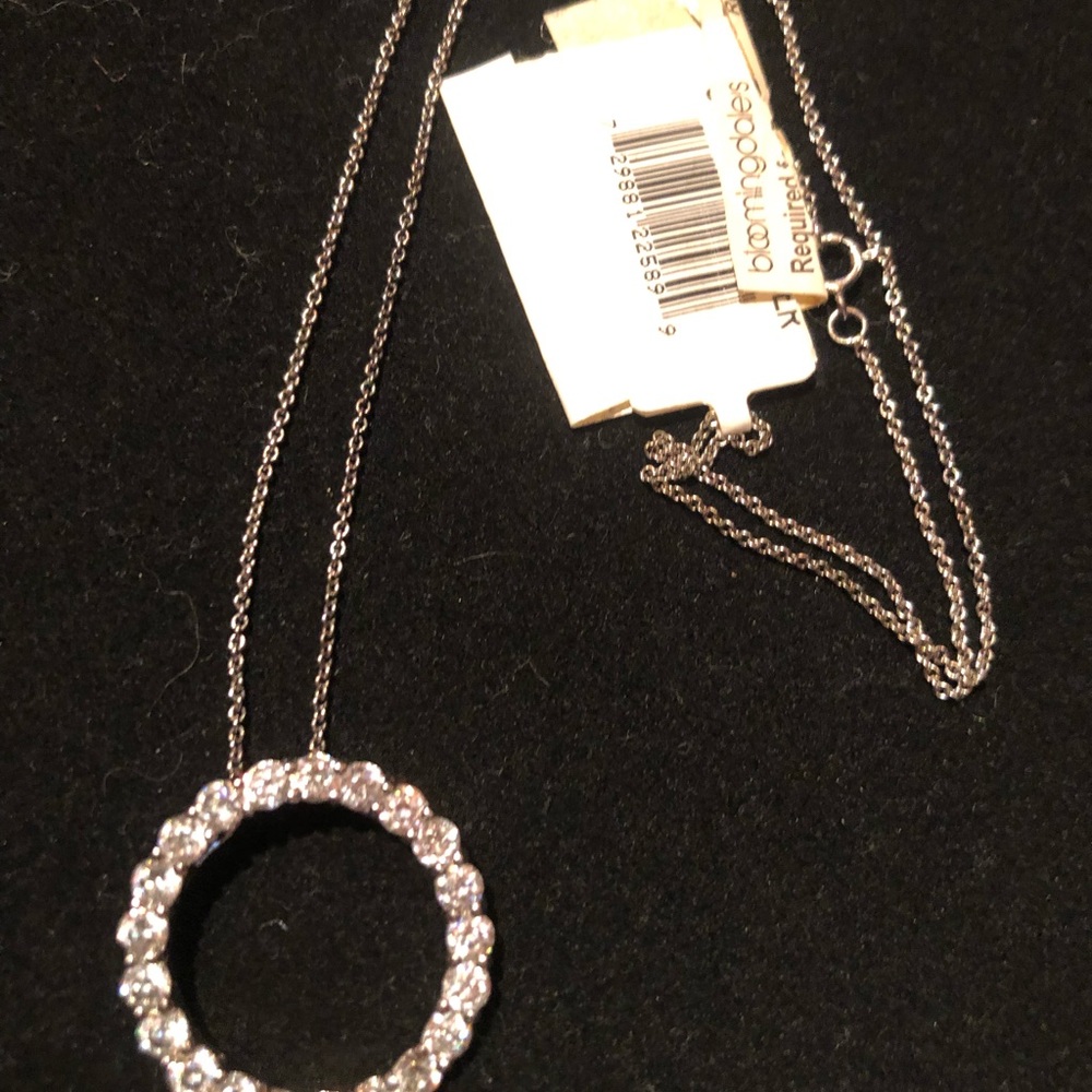 NWT Bloomingdales simply elegant 925 Sterling silver and CZ pendant necklace
